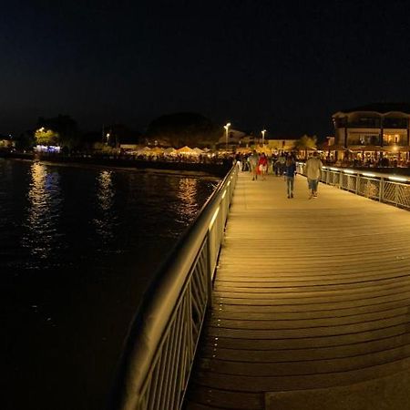 Appartement Ou Studio En Hyper Centre, Pour La Plage Et La Rue Pietonne Il Suffit De Traverser La Rue , Voir La Photo Principale Andernos-les-Bains Eksteriør billede