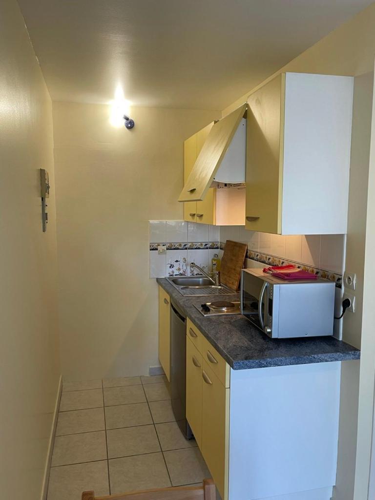 Appartement Ou Studio En Hyper Centre, Pour La Plage Et La Rue Pietonne Il Suffit De Traverser La Rue , Voir La Photo Principale Andernos-les-Bains Eksteriør billede