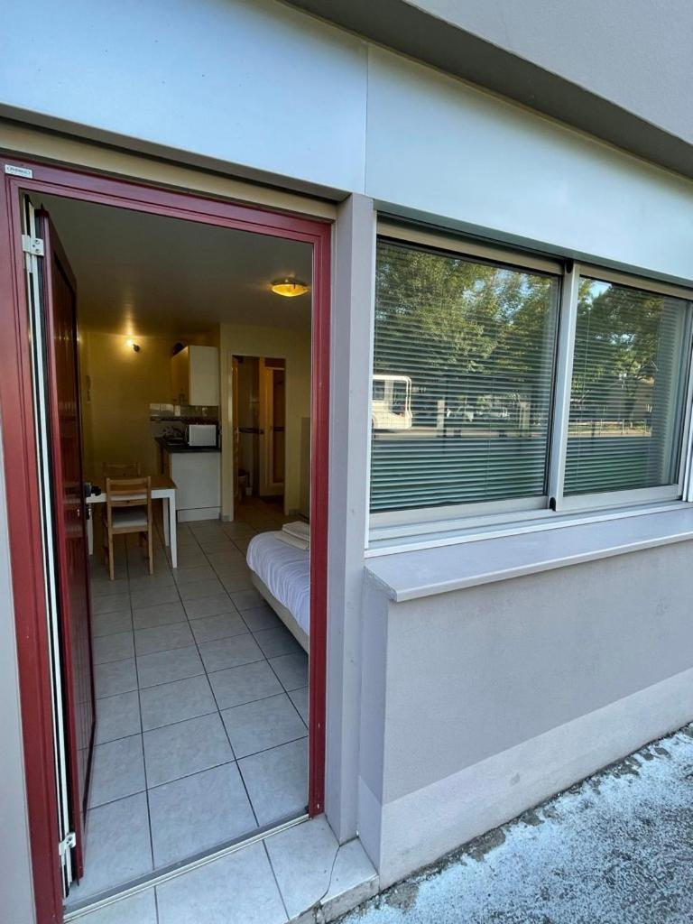 Appartement Ou Studio En Hyper Centre, Pour La Plage Et La Rue Pietonne Il Suffit De Traverser La Rue , Voir La Photo Principale Andernos-les-Bains Eksteriør billede