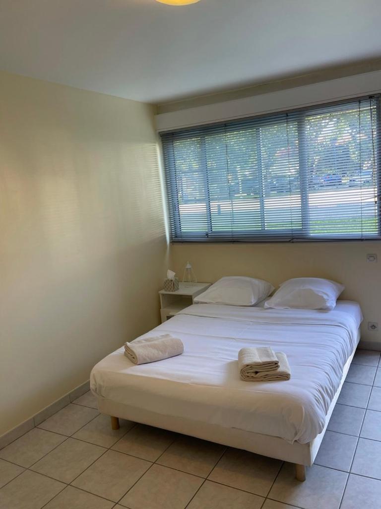 Appartement Ou Studio En Hyper Centre, Pour La Plage Et La Rue Pietonne Il Suffit De Traverser La Rue , Voir La Photo Principale Andernos-les-Bains Eksteriør billede