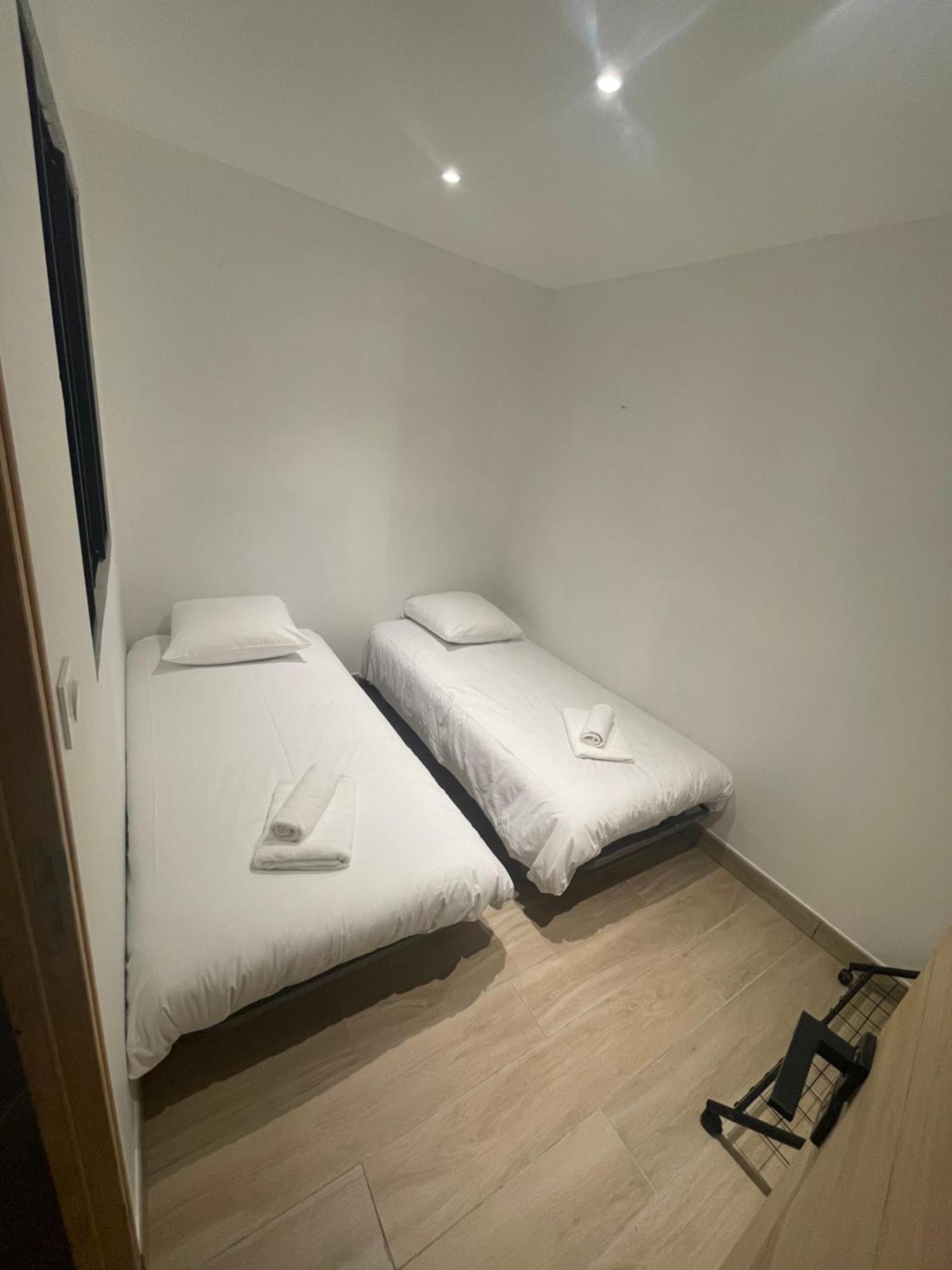 Appartement Ou Studio En Hyper Centre, Pour La Plage Et La Rue Pietonne Il Suffit De Traverser La Rue , Voir La Photo Principale Andernos-les-Bains Eksteriør billede