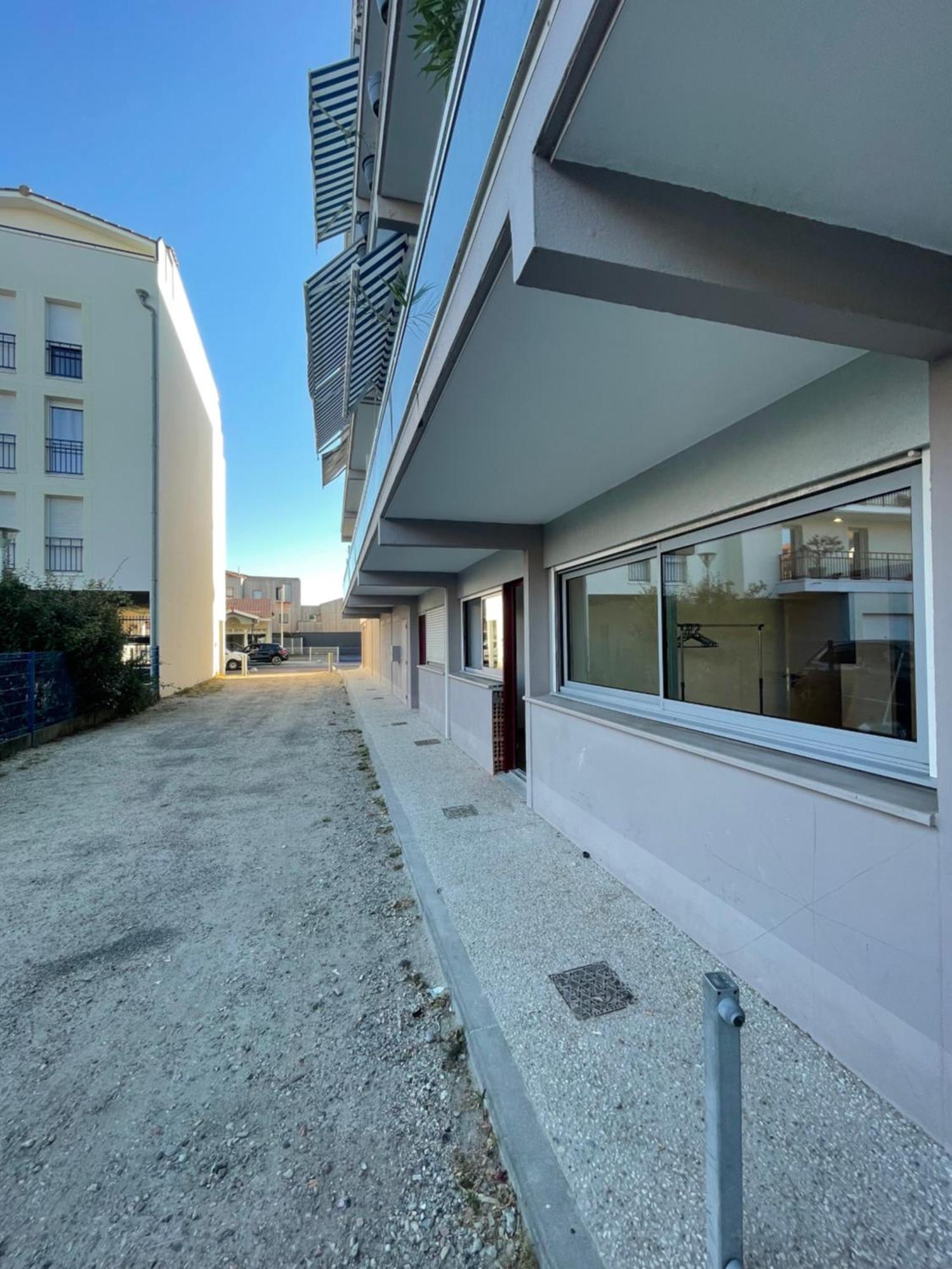 Appartement Ou Studio En Hyper Centre, Pour La Plage Et La Rue Pietonne Il Suffit De Traverser La Rue , Voir La Photo Principale Andernos-les-Bains Eksteriør billede