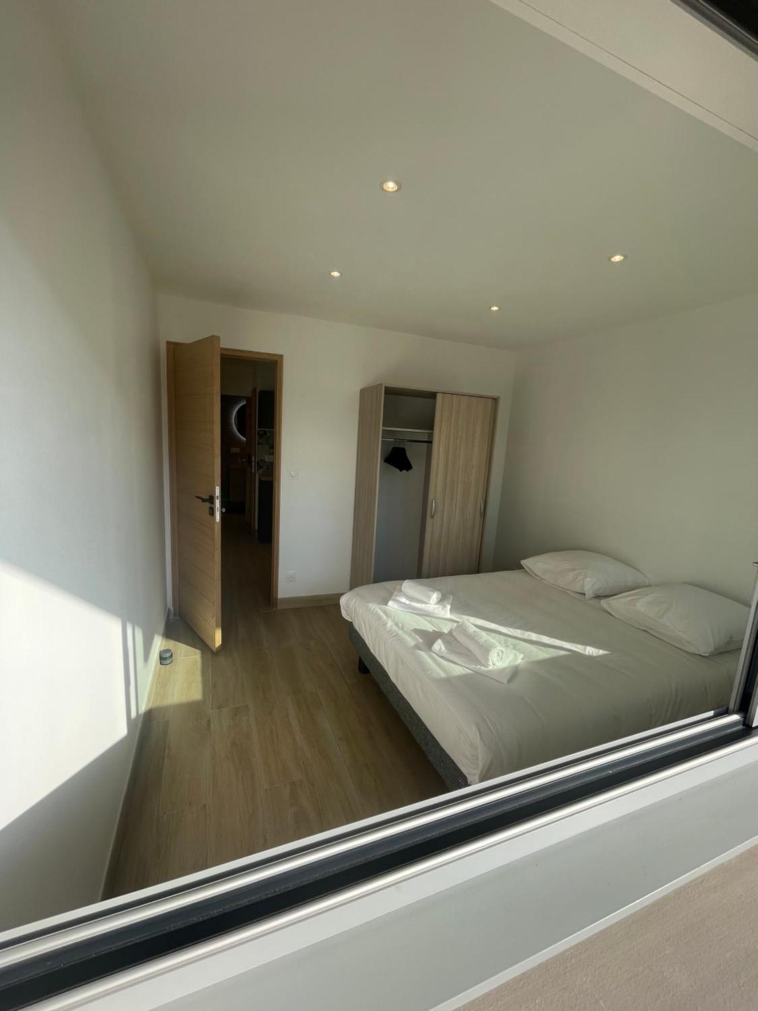 Appartement Ou Studio En Hyper Centre, Pour La Plage Et La Rue Pietonne Il Suffit De Traverser La Rue , Voir La Photo Principale Andernos-les-Bains Eksteriør billede