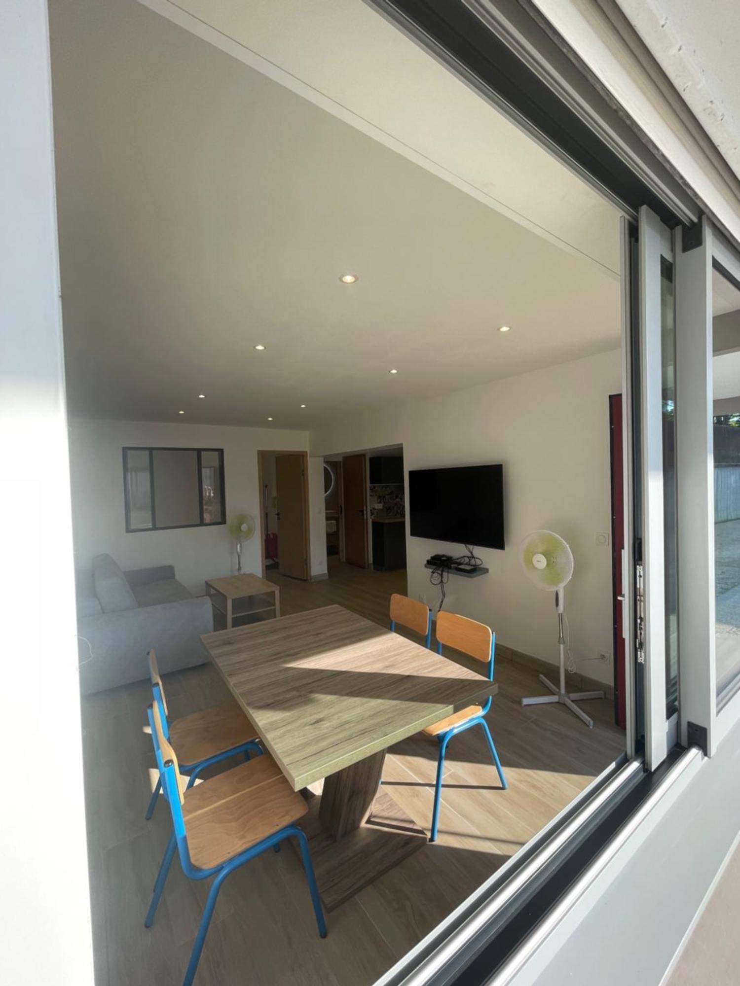Appartement Ou Studio En Hyper Centre, Pour La Plage Et La Rue Pietonne Il Suffit De Traverser La Rue , Voir La Photo Principale Andernos-les-Bains Eksteriør billede