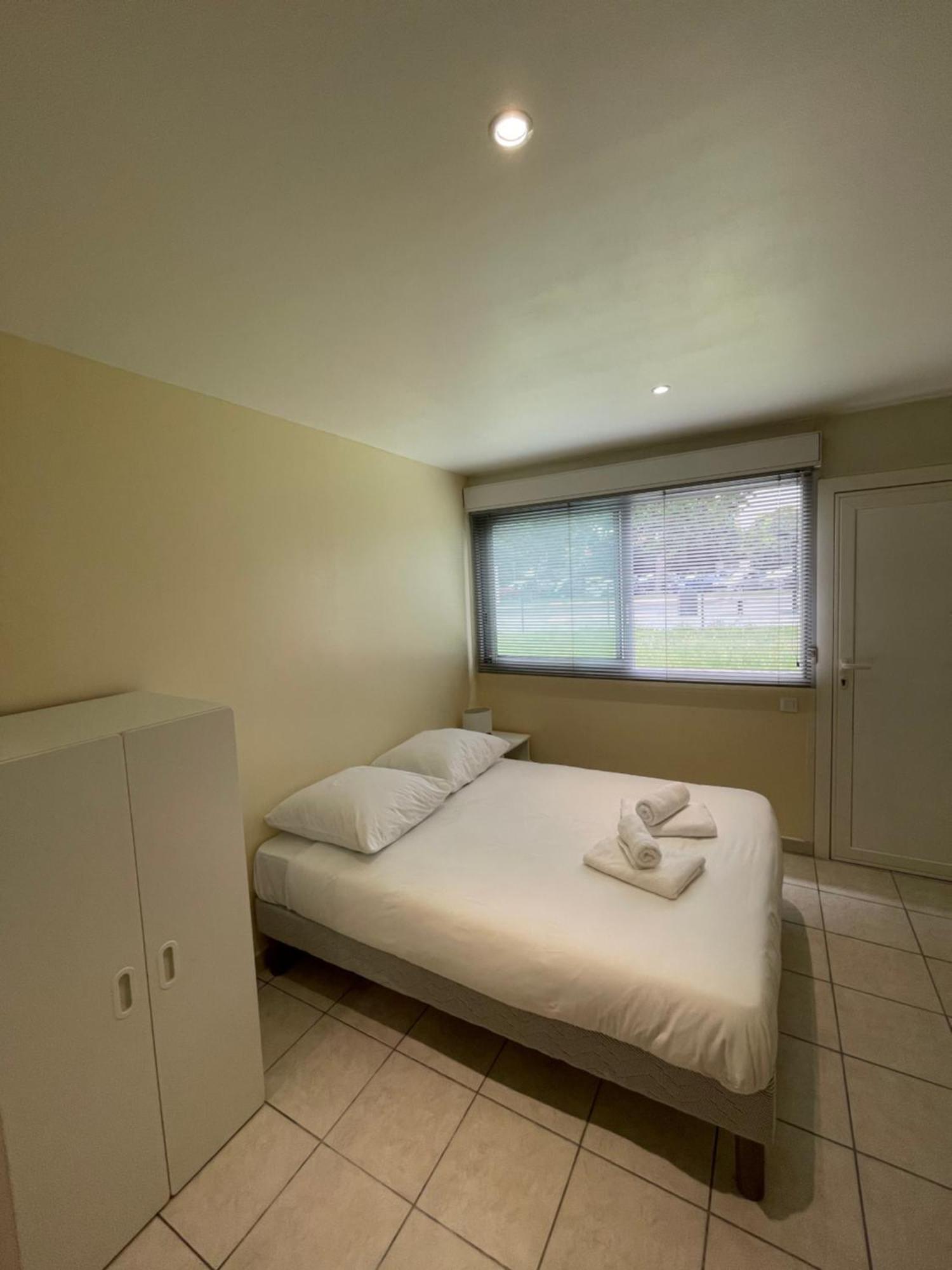 Appartement Ou Studio En Hyper Centre, Pour La Plage Et La Rue Pietonne Il Suffit De Traverser La Rue , Voir La Photo Principale Andernos-les-Bains Eksteriør billede