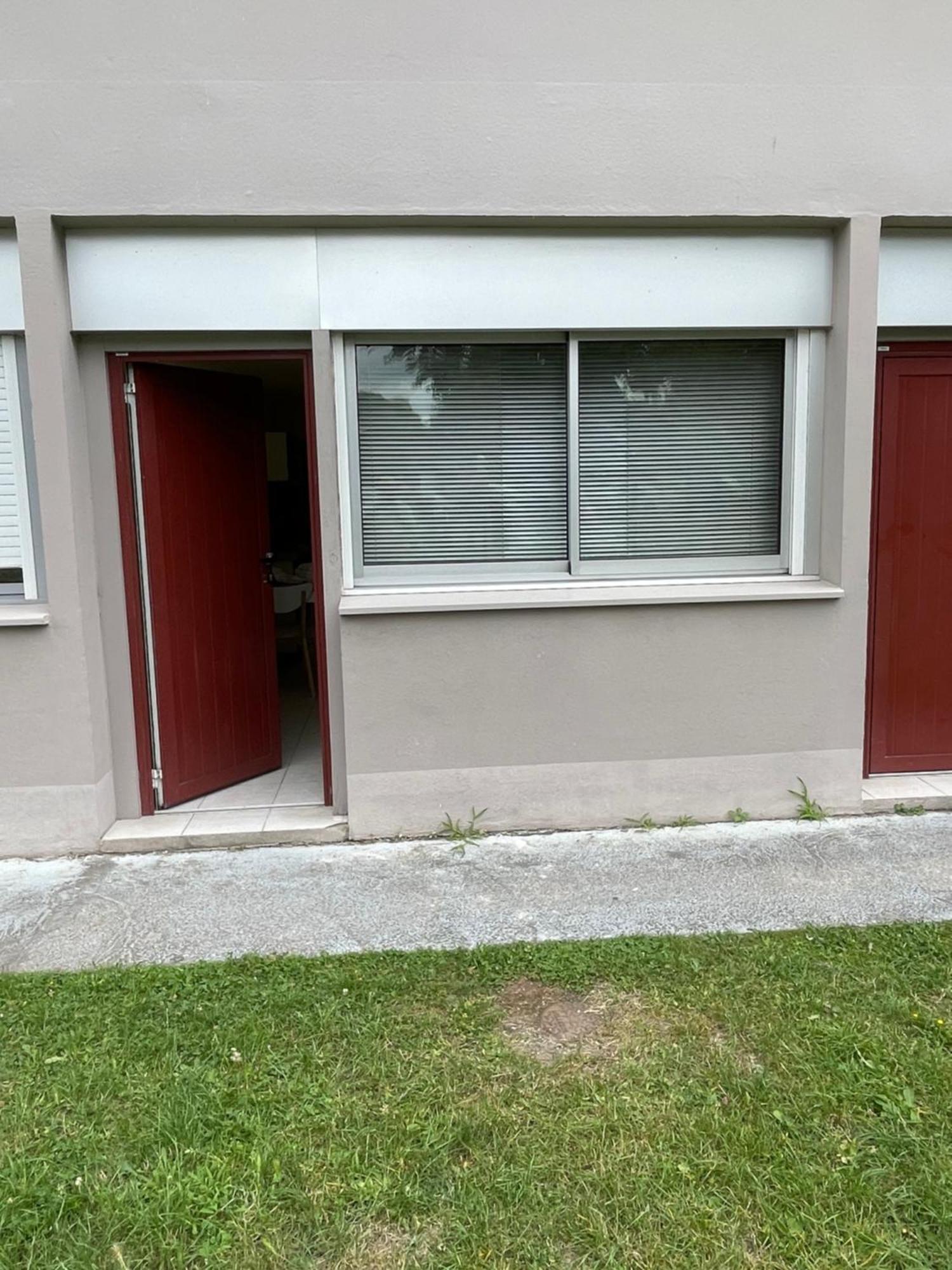 Appartement Ou Studio En Hyper Centre, Pour La Plage Et La Rue Pietonne Il Suffit De Traverser La Rue , Voir La Photo Principale Andernos-les-Bains Eksteriør billede