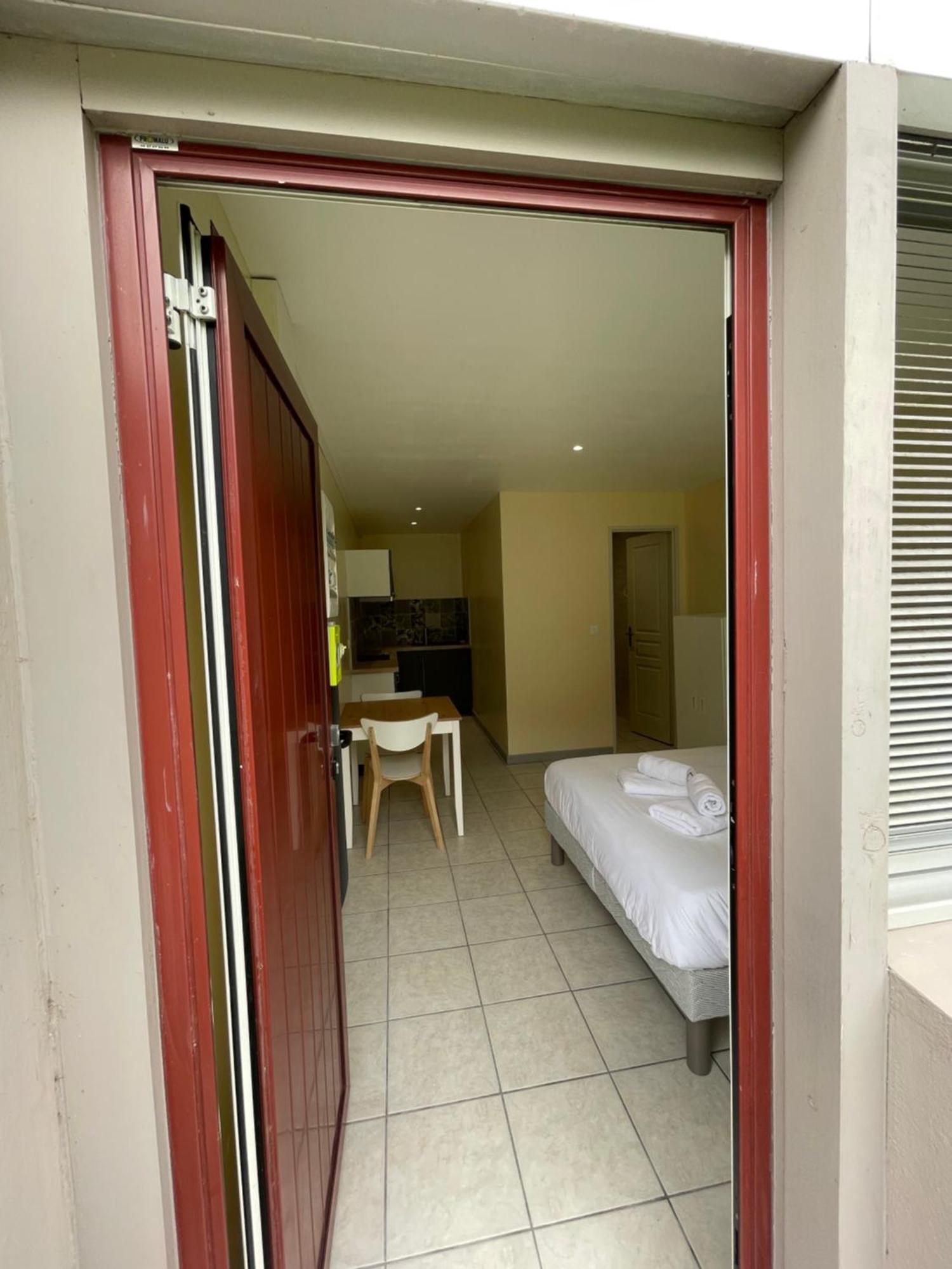 Appartement Ou Studio En Hyper Centre, Pour La Plage Et La Rue Pietonne Il Suffit De Traverser La Rue , Voir La Photo Principale Andernos-les-Bains Eksteriør billede