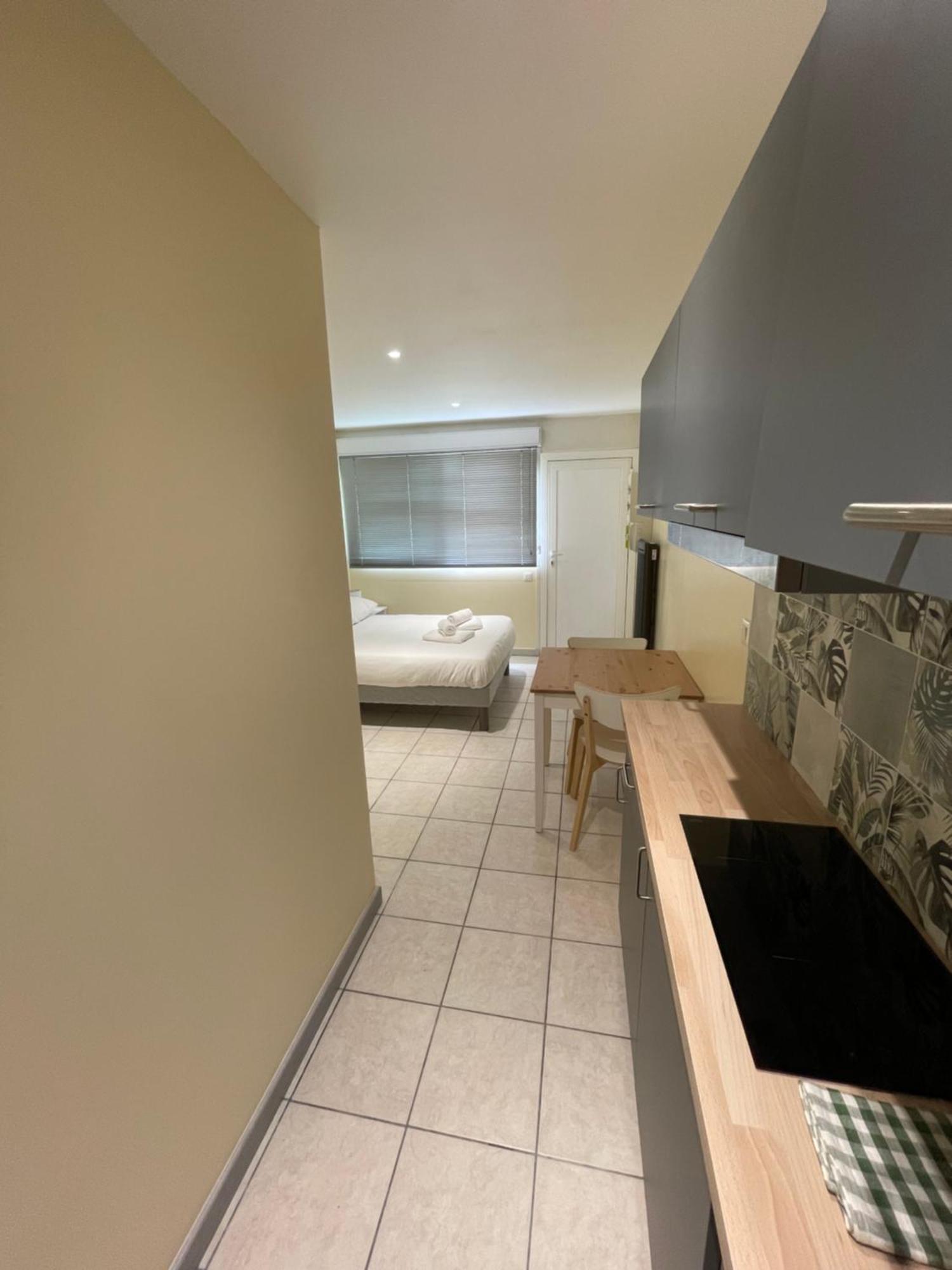 Appartement Ou Studio En Hyper Centre, Pour La Plage Et La Rue Pietonne Il Suffit De Traverser La Rue , Voir La Photo Principale Andernos-les-Bains Eksteriør billede